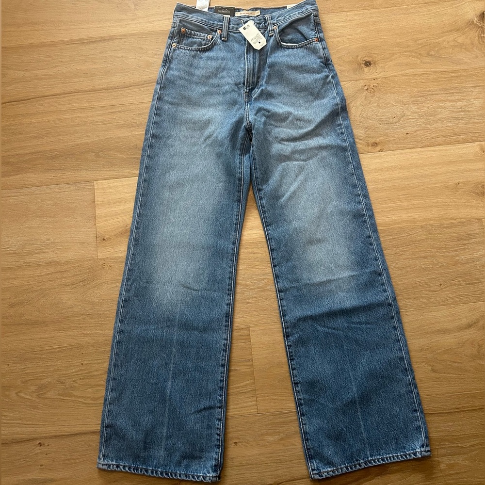 Levi's Women's Ribcage Wide Leg Jeans in Blue